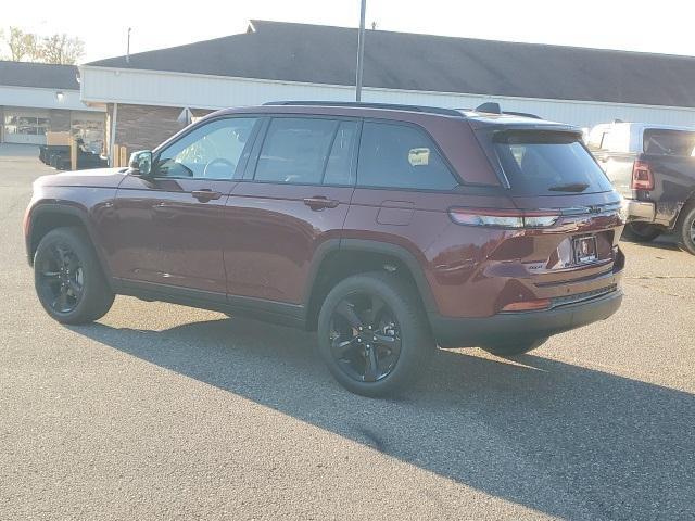 new 2025 Jeep Grand Cherokee car, priced at $45,396