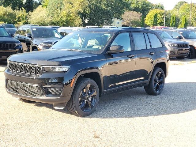 new 2024 Jeep Grand Cherokee car, priced at $38,652