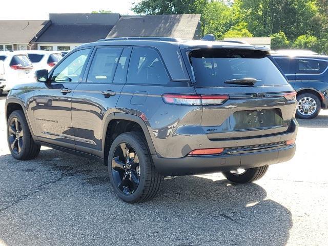 new 2024 Jeep Grand Cherokee car, priced at $42,652