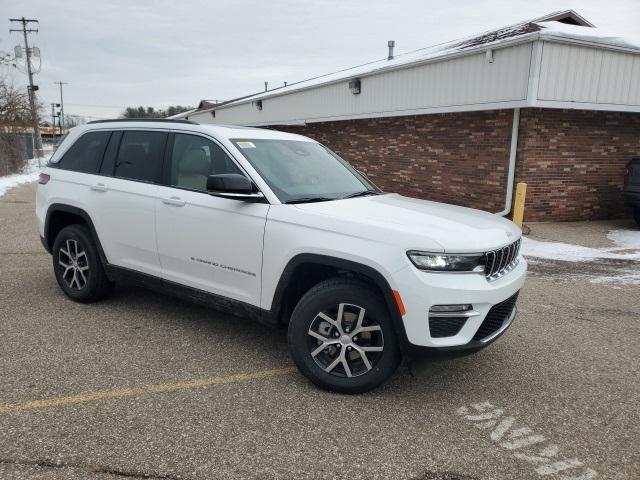 new 2025 Jeep Grand Cherokee car, priced at $42,408