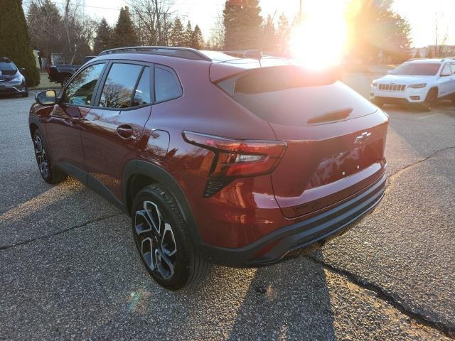 used 2024 Chevrolet Trax car, priced at $23,654