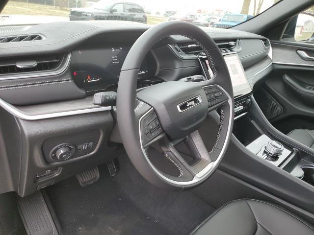 new 2025 Jeep Grand Cherokee car, priced at $50,135