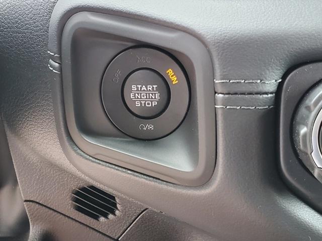 new 2025 Jeep Gladiator car, priced at $45,727