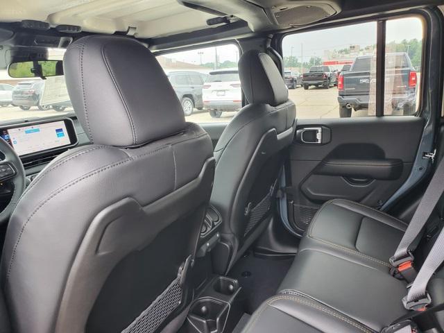 new 2025 Jeep Gladiator car, priced at $45,727