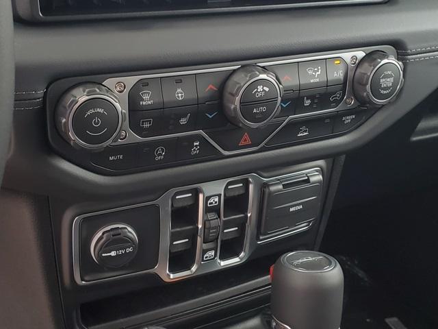 new 2025 Jeep Gladiator car, priced at $45,727