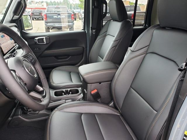 new 2025 Jeep Gladiator car, priced at $45,727