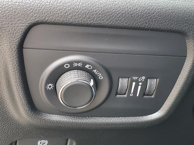 new 2025 Jeep Grand Cherokee car, priced at $49,370