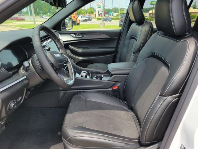 new 2025 Jeep Grand Cherokee car, priced at $44,755