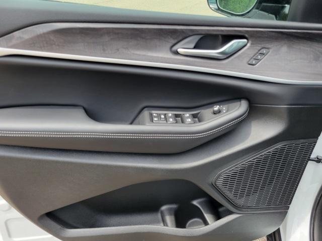 new 2025 Jeep Grand Cherokee L car, priced at $50,167