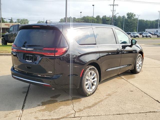 new 2024 Chrysler Pacifica car, priced at $46,250