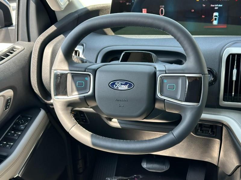 new 2025 Ford Expedition car, priced at $67,033