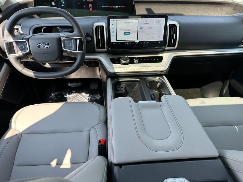 new 2025 Ford Expedition car, priced at $67,033