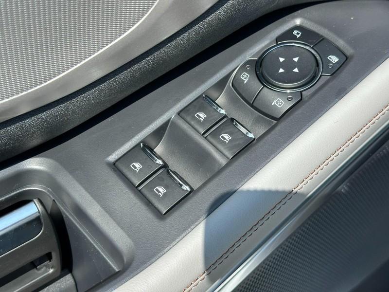 new 2025 Ford Expedition car, priced at $67,033