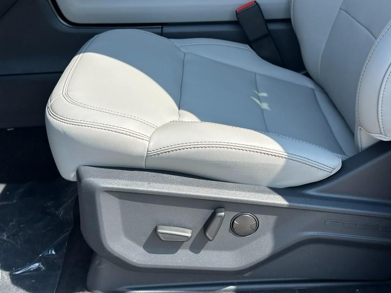 new 2025 Ford Expedition car, priced at $67,033