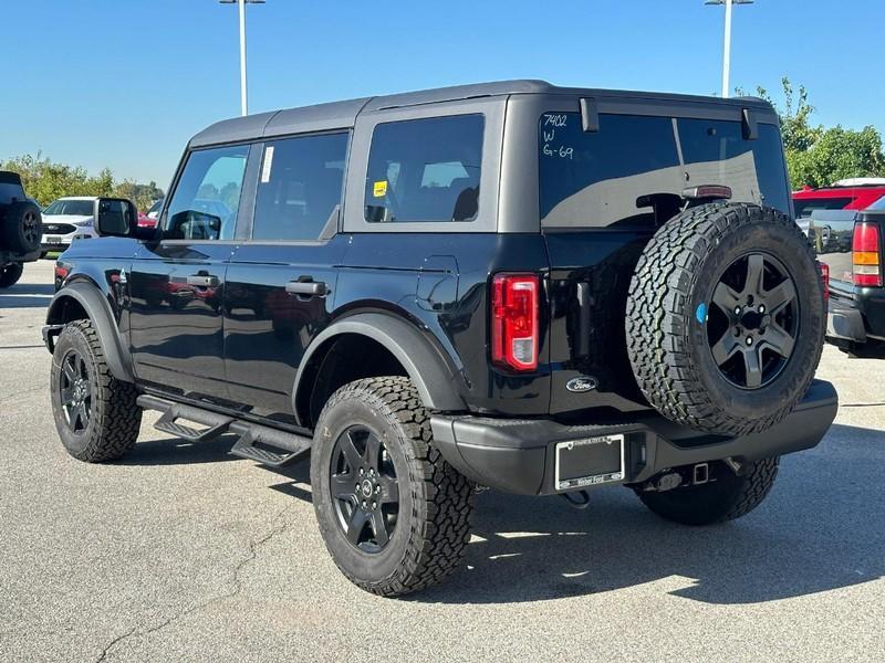 new 2024 Ford Bronco car, priced at $44,051