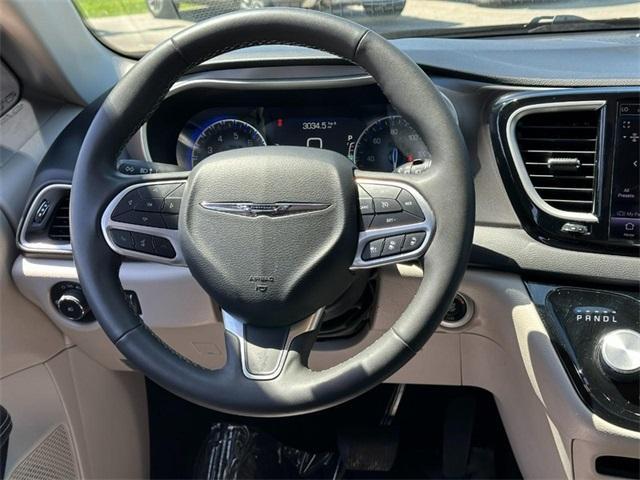 used 2022 Chrysler Pacifica car, priced at $24,884
