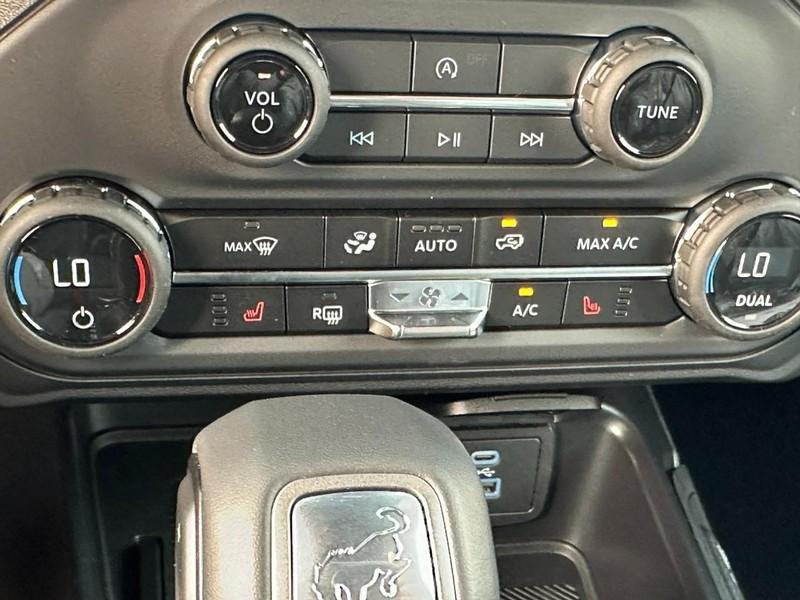 new 2025 Ford Bronco car, priced at $41,661