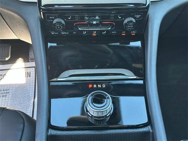 used 2024 Jeep Grand Cherokee car, priced at $34,000