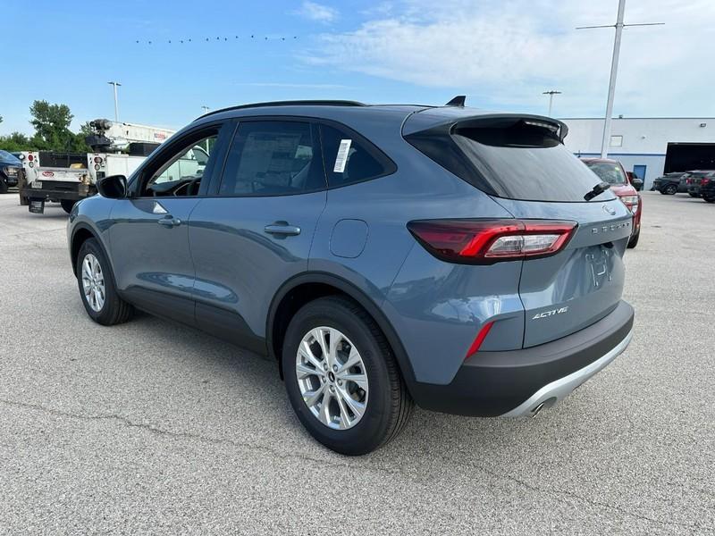 new 2025 Ford Escape car, priced at $25,914