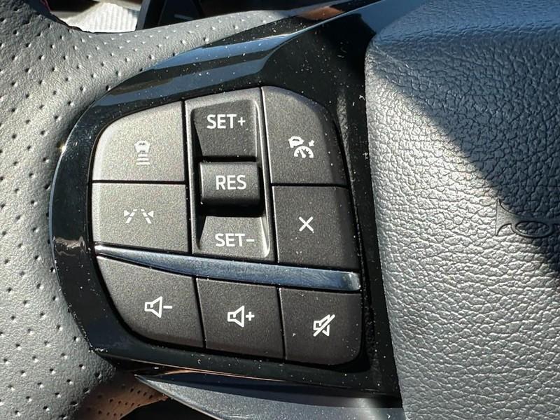 new 2025 Ford Explorer car, priced at $55,263