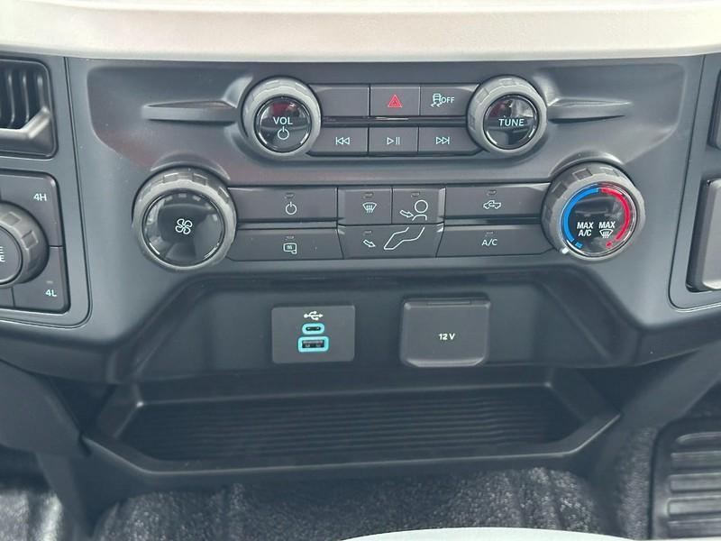 new 2025 Ford F-250 car, priced at $55,435
