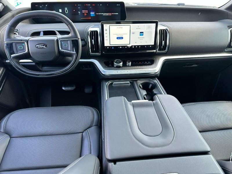 new 2025 Ford Expedition car, priced at $78,266