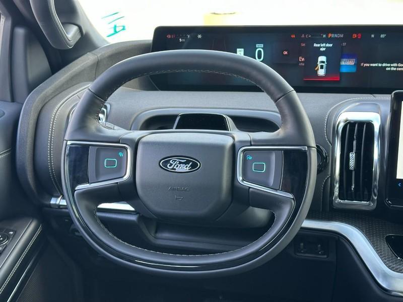 new 2025 Ford Expedition car, priced at $78,266