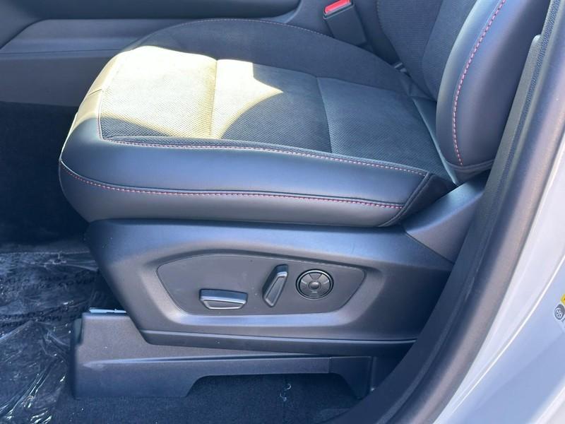 new 2025 Ford Explorer car, priced at $60,764