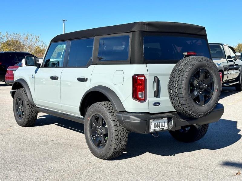 new 2024 Ford Bronco car, priced at $39,092