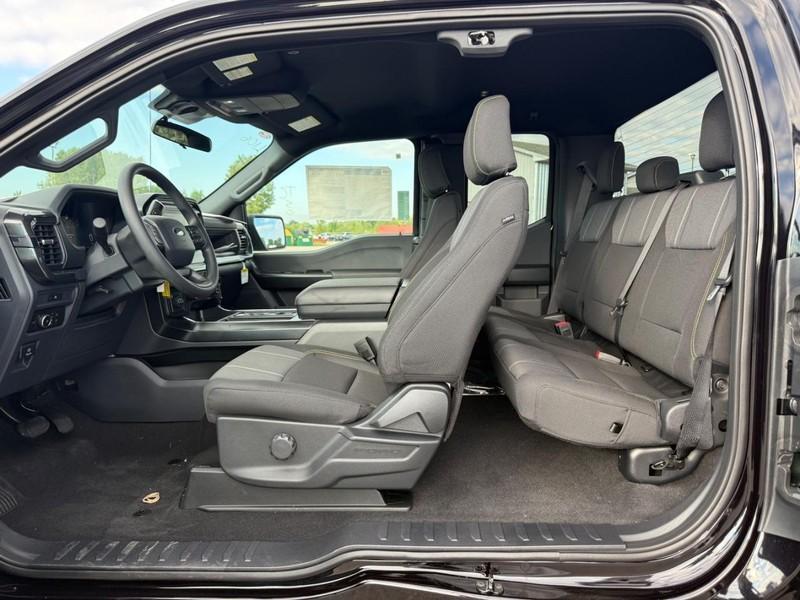 new 2025 Ford F-150 car, priced at $45,641