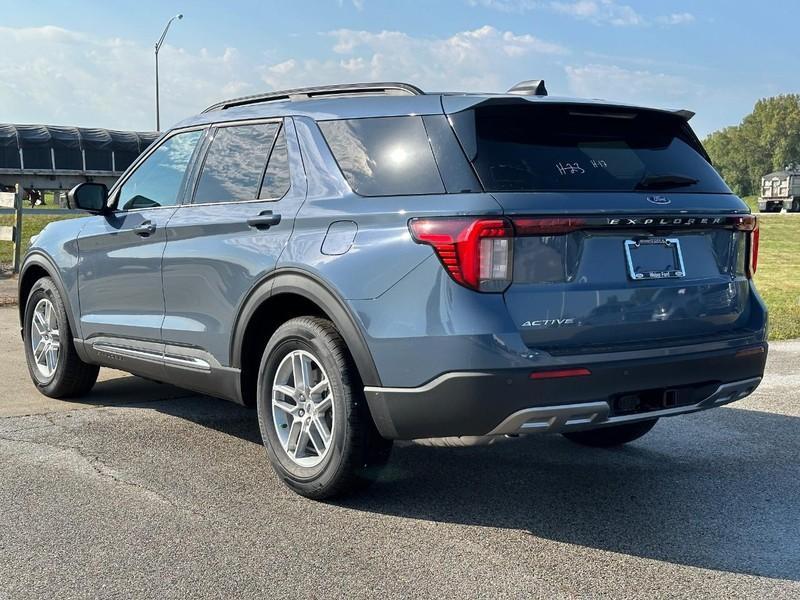 new 2025 Ford Explorer car, priced at $40,453