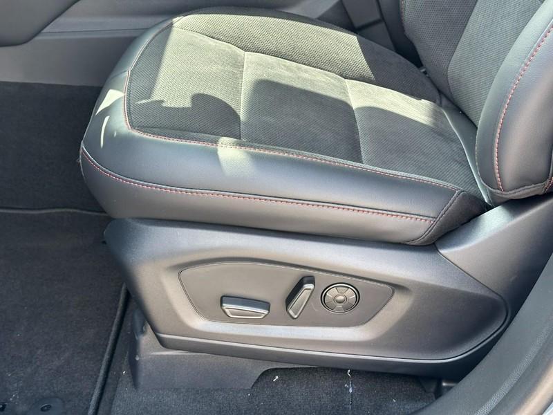 new 2025 Ford Explorer car, priced at $56,582