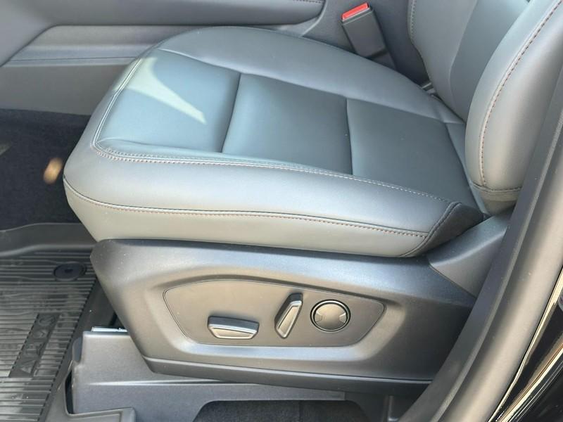 new 2025 Ford Explorer car, priced at $43,072