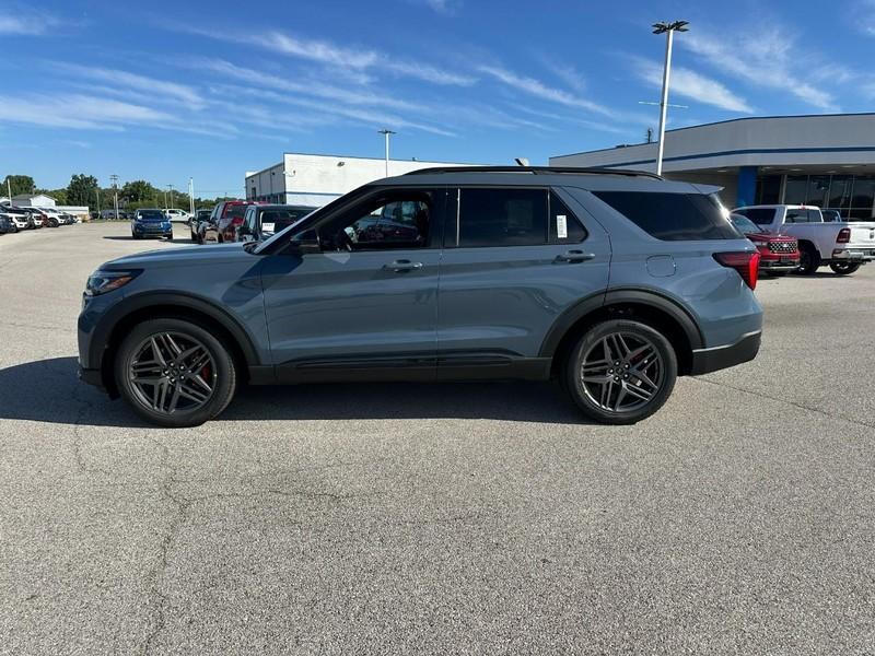 new 2025 Ford Explorer car, priced at $56,032