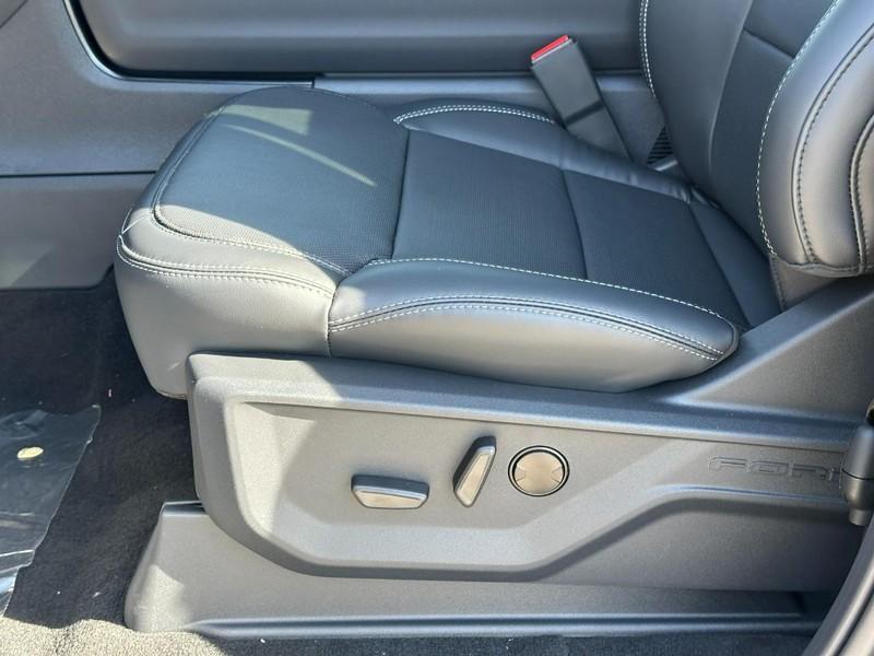new 2025 Ford Expedition car, priced at $76,694
