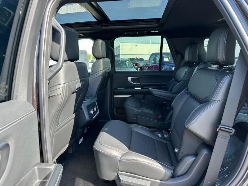 new 2025 Ford Expedition car, priced at $76,694
