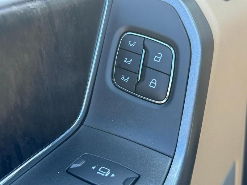 new 2025 Ford F-250 car, priced at $68,355