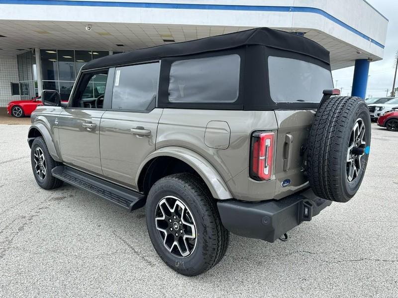 new 2025 Ford Bronco car