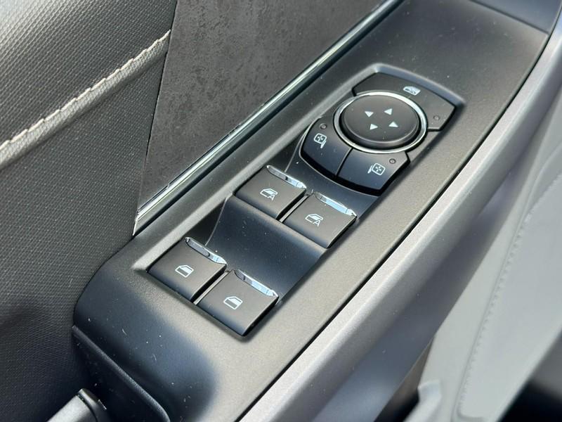 new 2025 Ford F-150 car, priced at $51,392