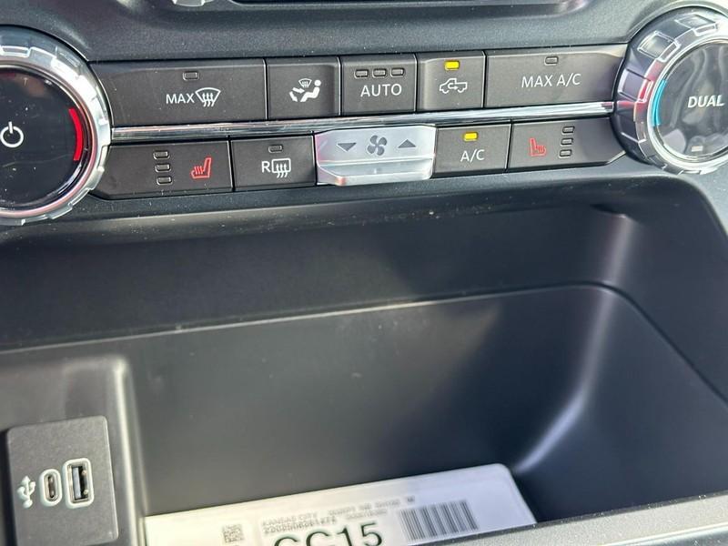 new 2025 Ford F-150 car, priced at $51,392