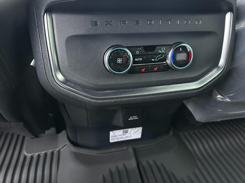 new 2025 Ford Expedition Max car, priced at $81,685