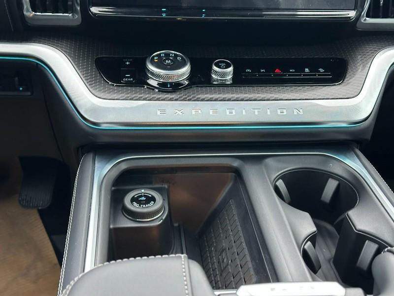 new 2025 Ford Expedition Max car, priced at $81,685