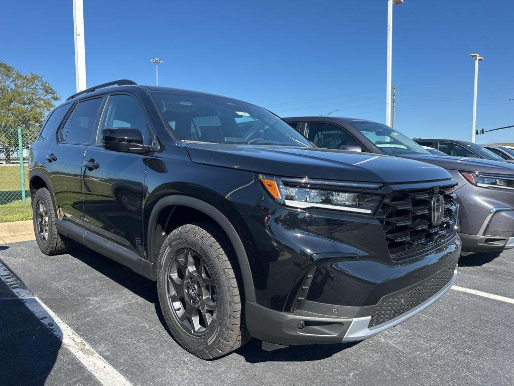 new 2025 Honda Pilot car, priced at $50,895