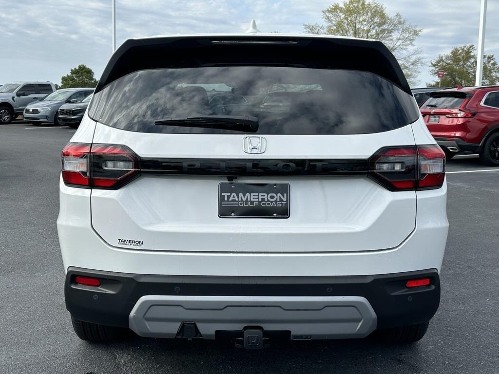 new 2025 Honda Pilot car, priced at $45,450