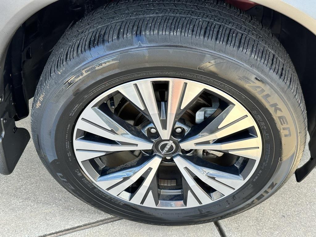 used 2023 Nissan Rogue car, priced at $23,729