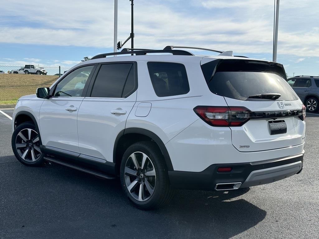 new 2025 Honda Pilot car, priced at $50,050