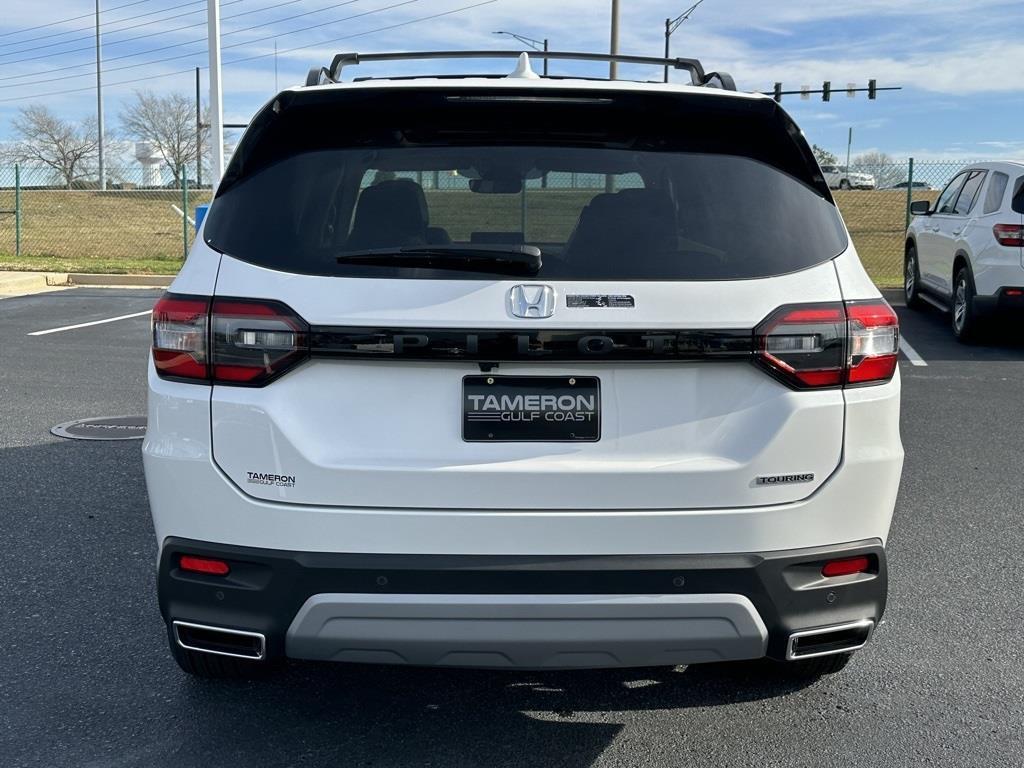 new 2025 Honda Pilot car, priced at $50,050