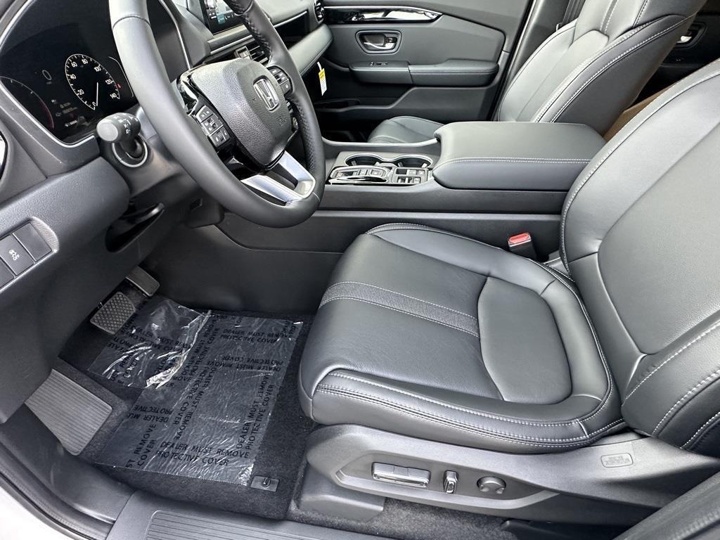 new 2025 Honda Pilot car, priced at $50,050