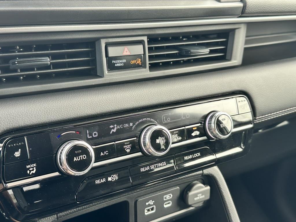 new 2025 Honda Pilot car, priced at $51,950