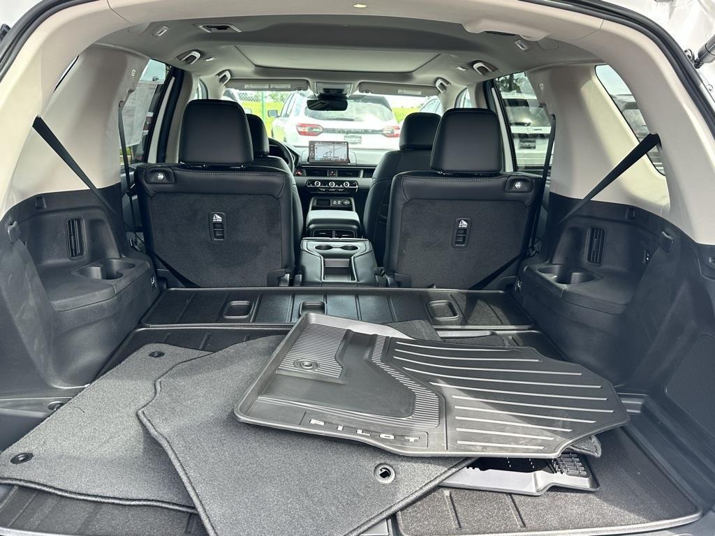 new 2025 Honda Pilot car, priced at $51,950